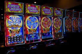 Meja Baccarat live dengan dealer profesional di star777 slot